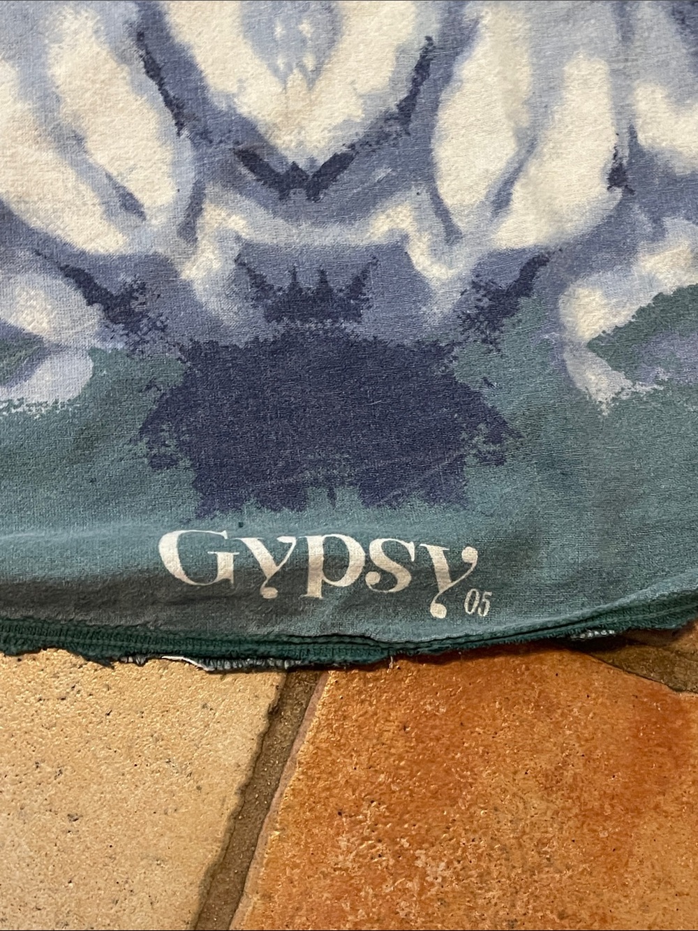 GYPSY BOHO Round Tie-Dye Beach Towel Blanket in Blue and White - Picture 2 of 4